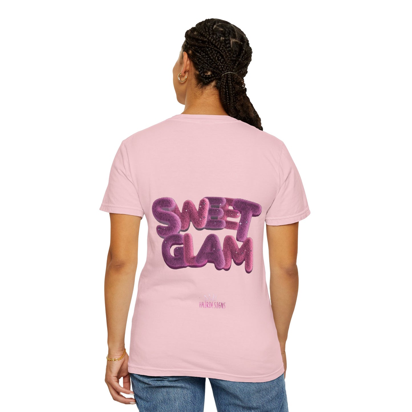 Copy of 💗 TATLI GÖRÜN,TARZINLA İZ BIRAK! 💗  “Sweet Glam” Puff Logo Tee ✨ Pembe kadife pençe detayıyla basic tişört anlayışını tamamen değiştiriyor. 🎀