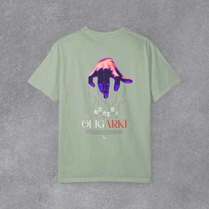 🎆Koyu Renk Grafik Baskılı Tişört — Neon El "Oligarki" Tasarımlı🫵