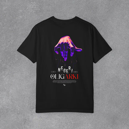 🎆Koyu Renk Grafik Baskılı Tişört — Neon El "Oligarki" Tasarımlı🫵