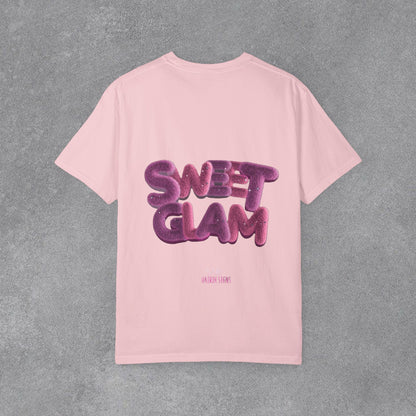 Copy of 💗 TATLI GÖRÜN,TARZINLA İZ BIRAK! 💗  “Sweet Glam” Puff Logo Tee ✨ Pembe kadife pençe detayıyla basic tişört anlayışını tamamen değiştiriyor. 🎀
