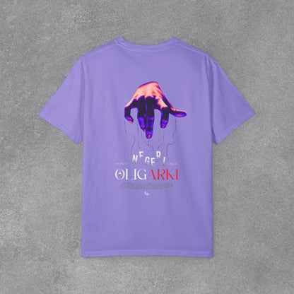 🎆Koyu Renk Grafik Baskılı Tişört — Neon El "Oligarki" Tasarımlı🫵
