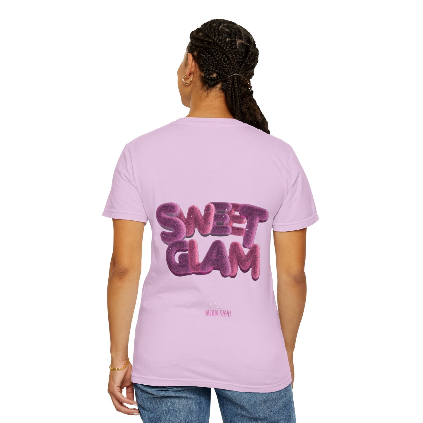 Copy of 💗 TATLI GÖRÜN,TARZINLA İZ BIRAK! 💗  “Sweet Glam” Puff Logo Tee ✨ Pembe kadife pençe detayıyla basic tişört anlayışını tamamen değiştiriyor. 🎀