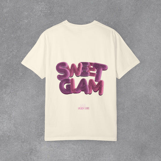Copy of 💗 TATLI GÖRÜN,TARZINLA İZ BIRAK! 💗  “Sweet Glam” Puff Logo Tee ✨ Pembe kadife pençe detayıyla basic tişört anlayışını tamamen değiştiriyor. 🎀