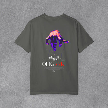 🎆Koyu Renk Grafik Baskılı Tişört — Neon El "Oligarki" Tasarımlı🫵