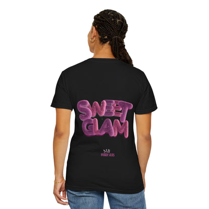 Copy of 💗 TATLI GÖRÜN,TARZINLA İZ BIRAK! 💗  “Sweet Glam” Puff Logo Tee ✨ Pembe kadife pençe detayıyla basic tişört anlayışını tamamen değiştiriyor. 🎀